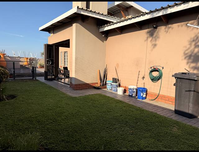 3 BEDROOM TOWNHOUSE FOR SALE IN WATERVAL EAST